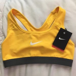 NWT Nike sports bra